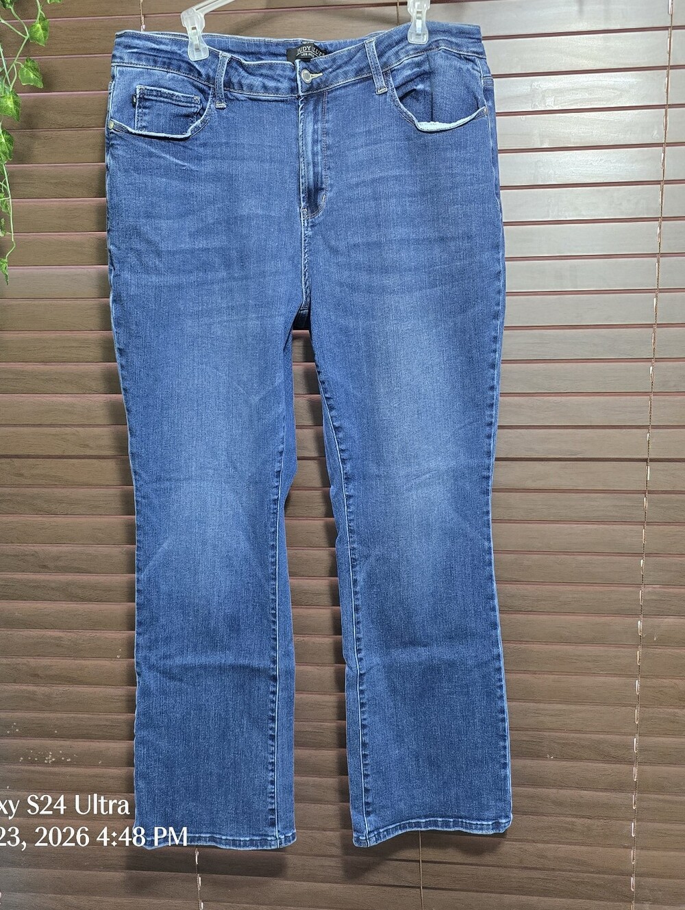 Women's Boot Cut Jeans in Medium Indigo Blue - Stretch Denim